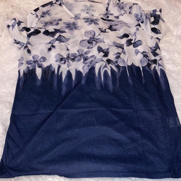 White and Blue Floral Tee (NWOT) - Picture 3 of 4